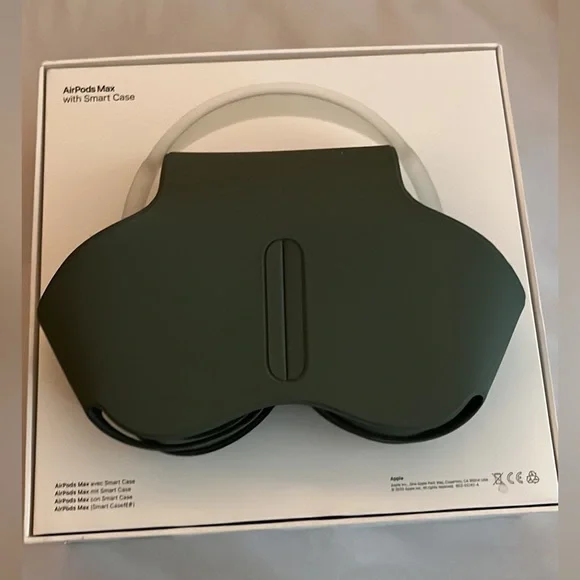 Used (Like New) Apple AirPod Max - Picture 8 of 10